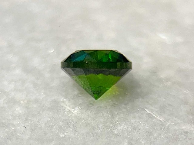 Demantoid - 1.03 carat natuurlijke demantoid - afbeelding 2 van  5