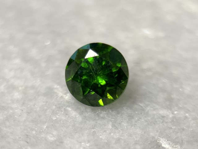 Demantoid - 1.03 carat natuurlijke demantoid - afbeelding 1 van  4