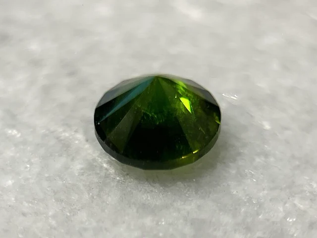Demantoid - 1.03 carat natuurlijke demantoid - afbeelding 3 van  6