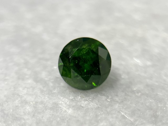 Demantoid - 1.26 carat natuurlijke demantoid - afbeelding 1 van  4