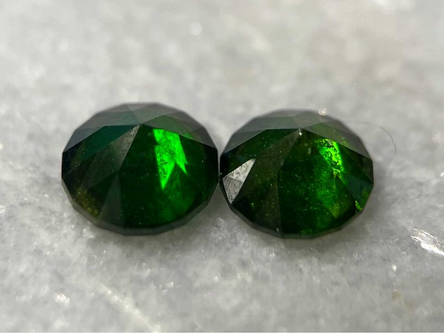 Demantoid - 4.03 carat natuurlijke demantoid - afbeelding 4 van  5