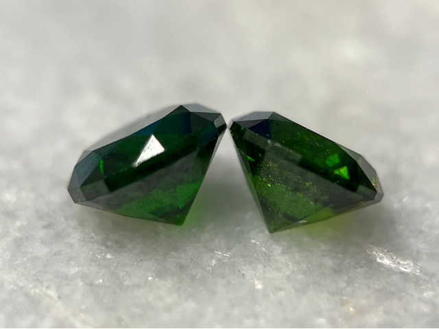 Demantoid - 4.03 carat natuurlijke demantoid - afbeelding 2 van  6