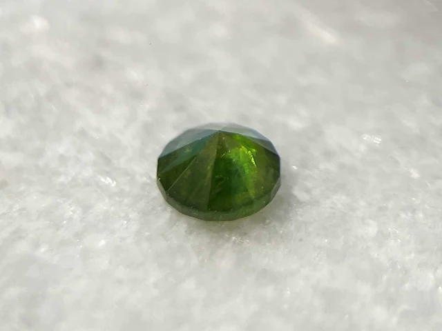 Demantoid 0.52 ct - afbeelding 3 van  5