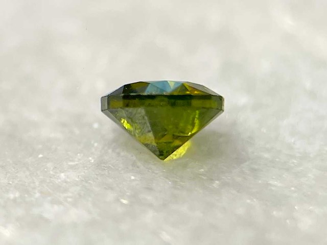 Demantoid 0.53 carat natuurlijke demantoid - afbeelding 2 van  5