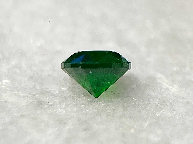 Demantoid 0.59 carat natuurlijke demantoid - afbeelding 2 van  5