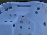 Demension one 5 persoons jacuzzi en buitenspa - afbeelding 16 van  25