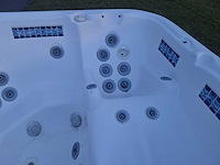 Demension one 5 persoons jacuzzi en buitenspa - afbeelding 6 van  25