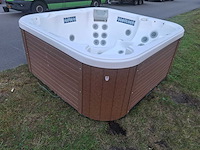Demension one 5 persoons jacuzzi en buitenspa - afbeelding 19 van  25