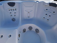 Demension one 6 persoons jacuzzi en buitenspa - afbeelding 4 van  28