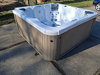 Demension one 6 persoons jacuzzi en buitenspa - afbeelding 3 van  4