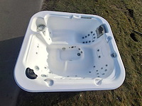 Demension one 6 persoons jacuzzi en buitenspa - afbeelding 10 van  14