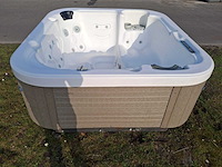 Demension one 6 persoons jacuzzi en buitenspa - afbeelding 5 van  14