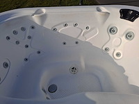 Demension one 6 persoons jacuzzi en buitenspa - afbeelding 11 van  30