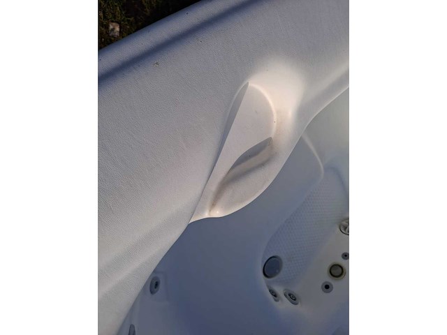 Demension one 6 persoons jacuzzi en buitenspa - afbeelding 27 van  30