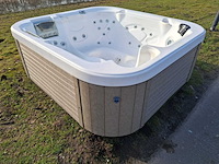 Demension one 6 persoons jacuzzi en buitenspa - afbeelding 9 van  30