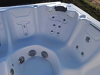 Demension one 6 persoons jacuzzi en buitenspa - afbeelding 4 van  32