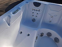 Demension one 6 persoons jacuzzi en buitenspa - afbeelding 6 van  32