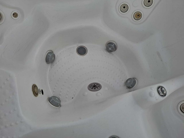 Demension one spa 5 persoons amerikaans jacuzzi en buitenspa - afbeelding 2 van  31