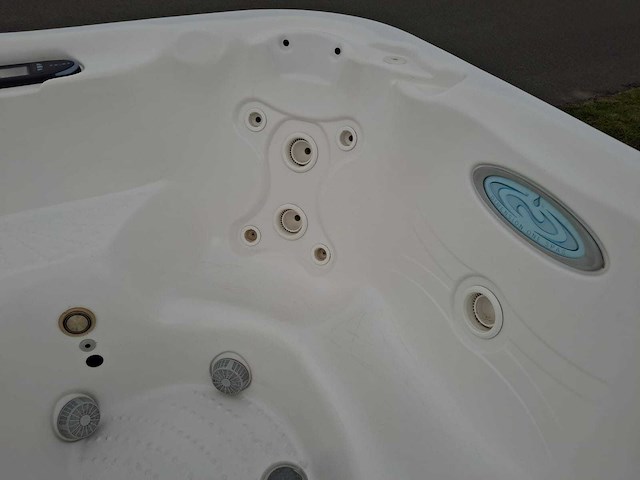 Demension one spa 5 persoons amerikaans jacuzzi en buitenspa - afbeelding 10 van  31