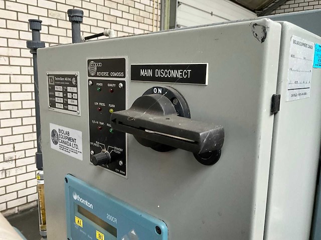 Demiwater installatie techniserv ag inc / biolab equipment canada p98-3709-r.o. industriële reserve osmosis waterzuiveringsinstallatie - afbeelding 2 van  14