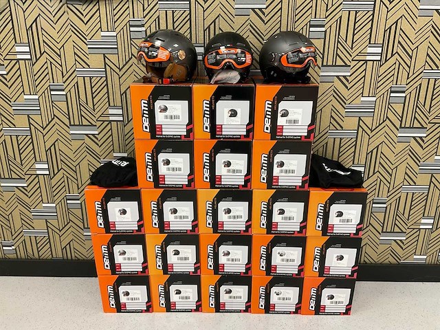 Demm fashion partij helmen - afbeelding 1 van  19