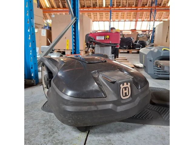 Demo robotmaaier husqvarna, automower 305, bouwjaar 2021 - afbeelding 2 van  9