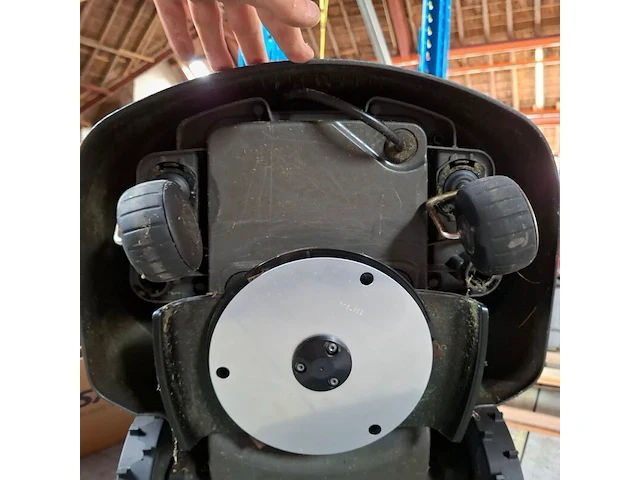 Demo robotmaaier husqvarna, automower 305, bouwjaar 2021 - afbeelding 6 van  9