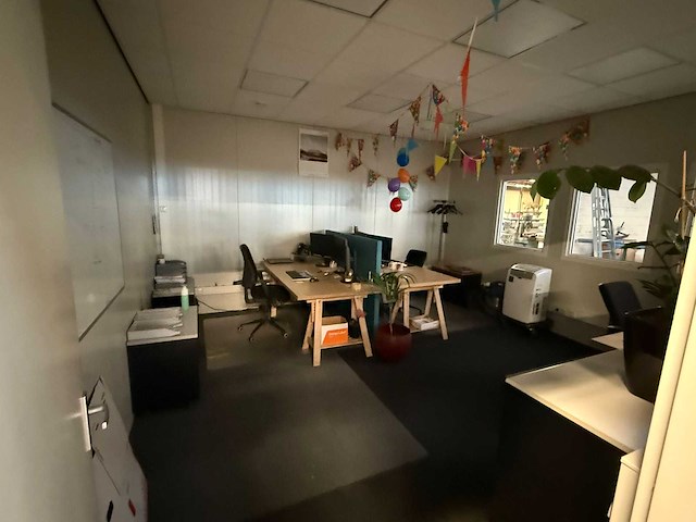 Demontabele kantoorunit 500x500x280cm v.v. dubbelglas + stroomvoorzieningen - afbeelding 7 van  7