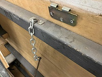 Demontabele snackautomatiek in tegelwand - afbeelding 2 van  11