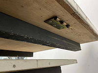 Demontabele snackautomatiek in tegelwand - afbeelding 3 van  11