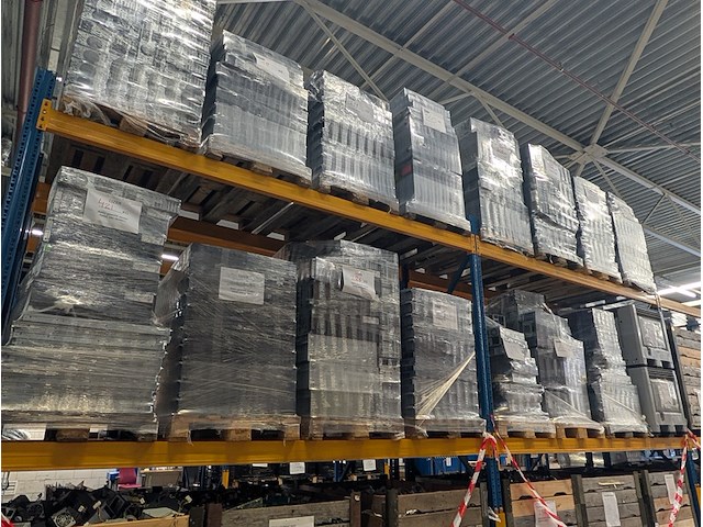 Demontage kavel ict - afbeelding 1 van  12