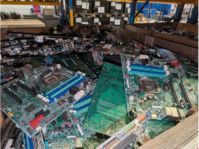 Demontage kavel ict - afbeelding 8 van  12