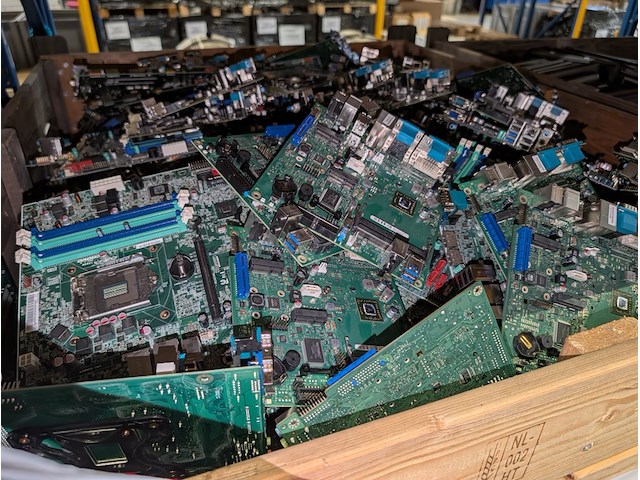 Demontage kavel ict - afbeelding 10 van  12