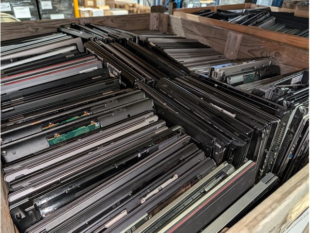 Demontage kavel ict - afbeelding 11 van  12