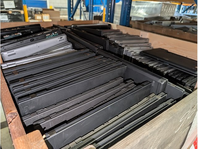 Demontage kavel ict - afbeelding 12 van  12