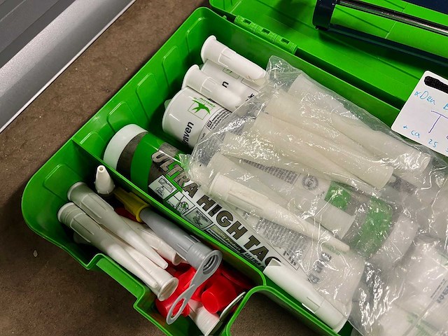 Den braven kitspuit, 6 ultra high tack, 25 spuitkoppen in koffer - afbeelding 4 van  5