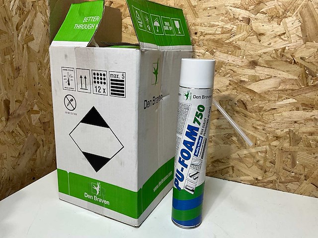 Den braven pu foam 750 (12x) - afbeelding 2 van  3