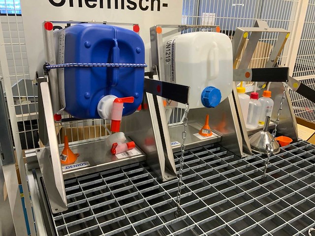 Denios rvs / aluminium afvulsysteem inclusief 3 kantelbare afvulunits - afbeelding 8 van  9