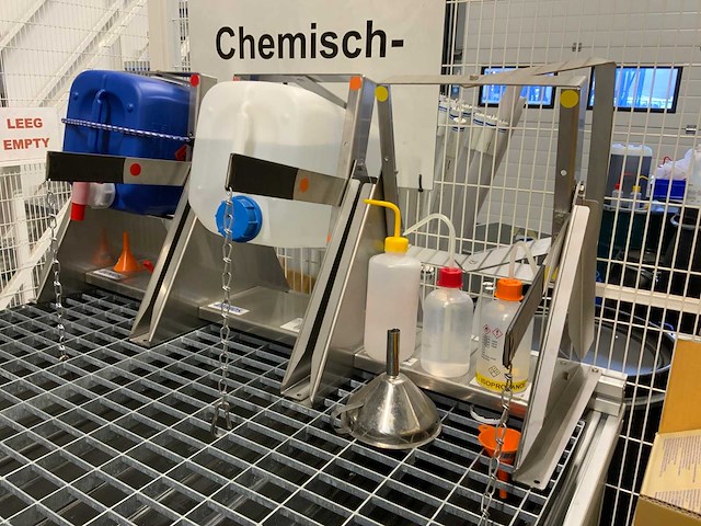 Denios rvs / aluminium afvulsysteem inclusief 3 kantelbare afvulunits - afbeelding 9 van  9