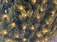 Dennetak rond kunstof kerst bol met ledverlichting - afbeelding 2 van  7