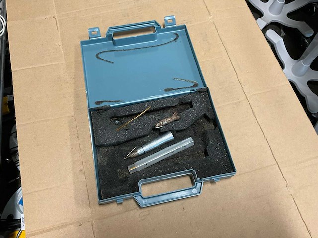 Dental supplies - afbeelding 1 van  3