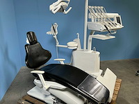 Dentale behandelunit met stoel - afbeelding 3 van  19