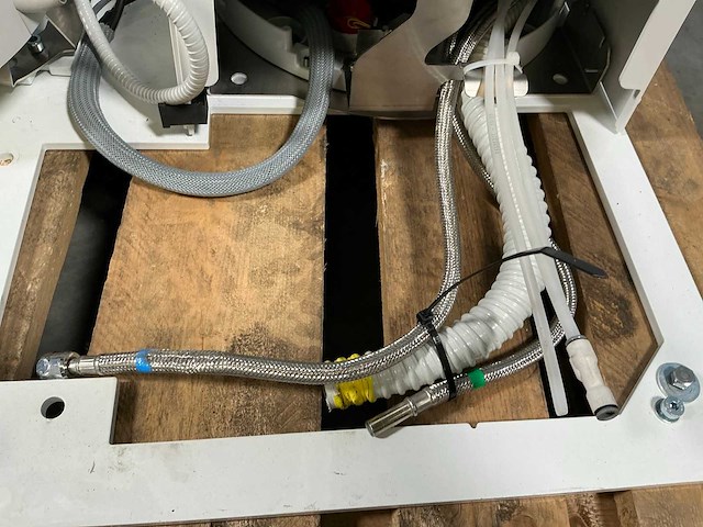 Dentale behandelunit met stoel - afbeelding 16 van  19