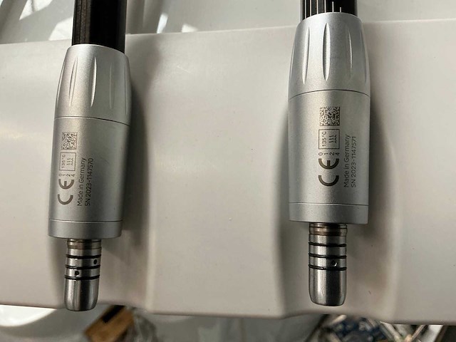 Dentale behandelunit met stoel - afbeelding 10 van  19