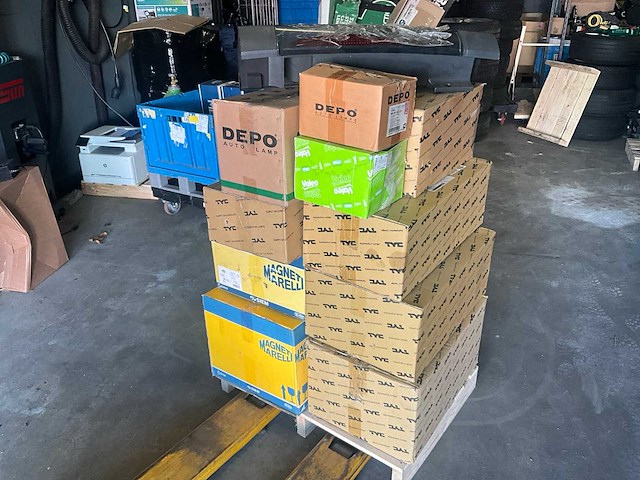 Depo / magneti / marelli / valeo - koplampen achterverlichting - partij auto onderdelen (15x) - afbeelding 2 van  13