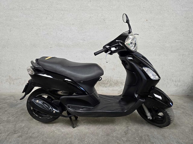 Derbi - bromscooter - boulevard - 4t 45km uitvoering f093rg - afbeelding 2 van  7