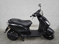 Derbi - snorscooter - boulevard - 4t 25km uitvoering f494rb - afbeelding 2 van  7