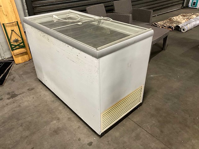 Derby ek46 vrieskist - afbeelding 2 van  4