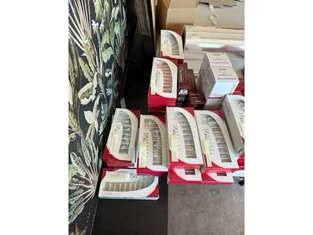 Dermastir - 79 stuks huidverzorging - schoonheidssalon (79x) - afbeelding 1 van  3