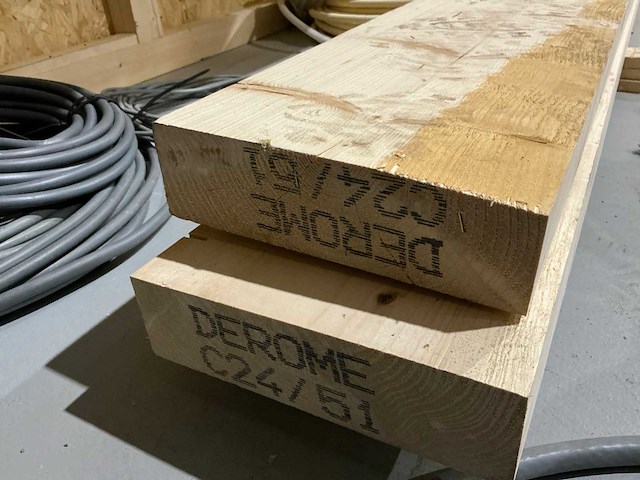 Derome vuren balk (2x) - afbeelding 4 van  5